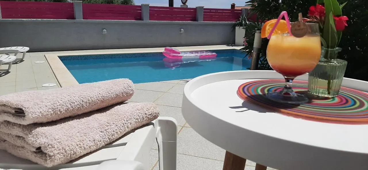 Adria Dream: Seaside Villa with Pool in Istrian Liznjan
