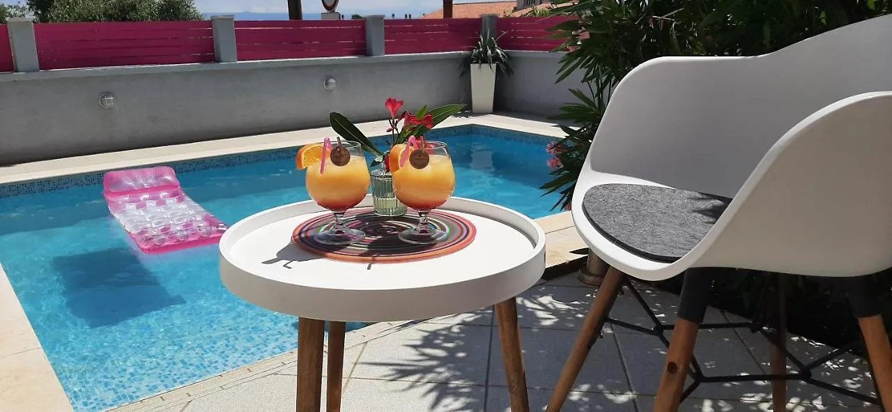 Adria Dream: Seaside Villa with Pool in Istrian Liznjan Apartment