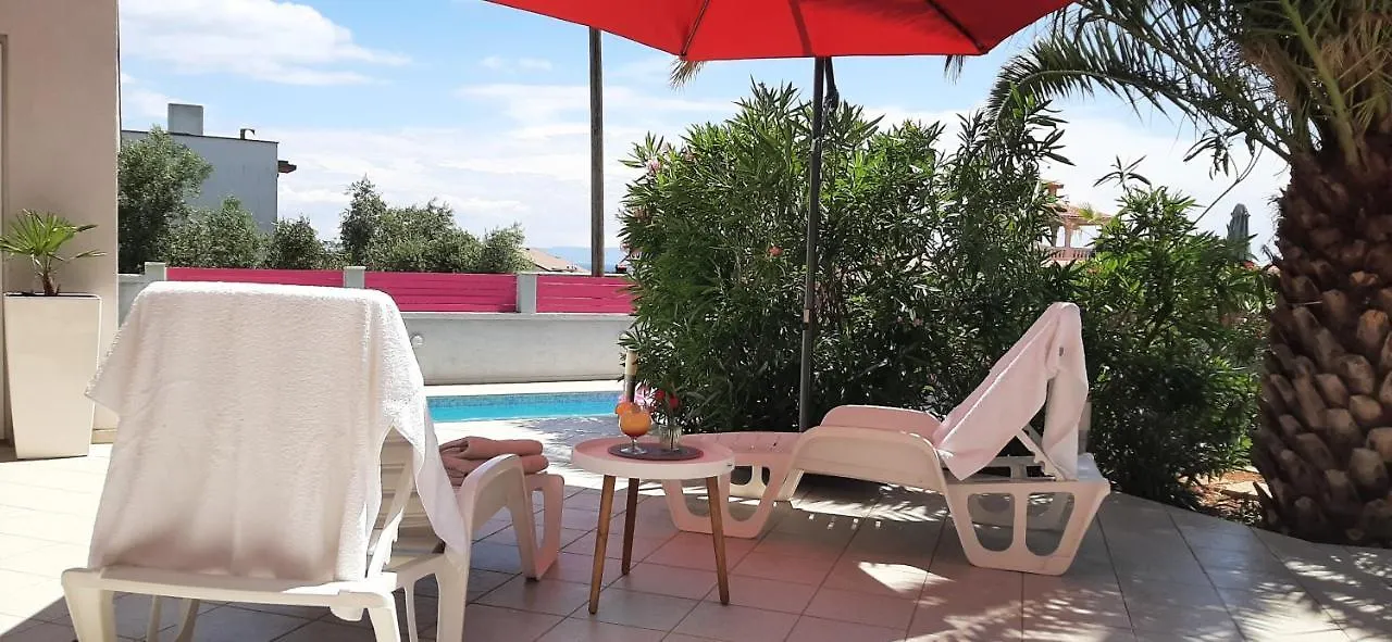 Adria Dream: Seaside Villa with Pool in Istrian Liznjan Croatia