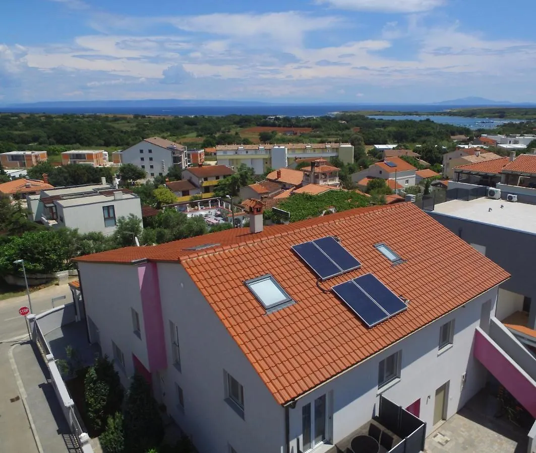 Adria Dream: Seaside Villa with Pool in Istrian Liznjan